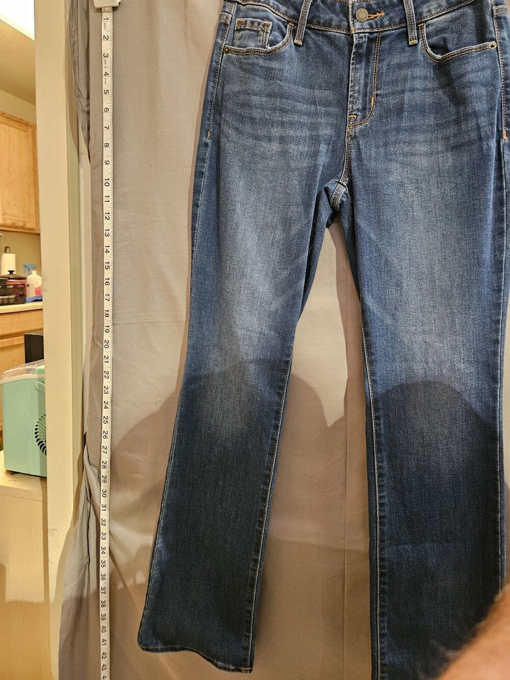 WOMEN'S JEANS. OLD NAVY SIZE 4 BOOT CUT. TG2432